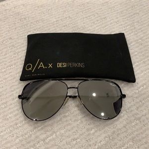 Quay x Desi Perkins High Key black